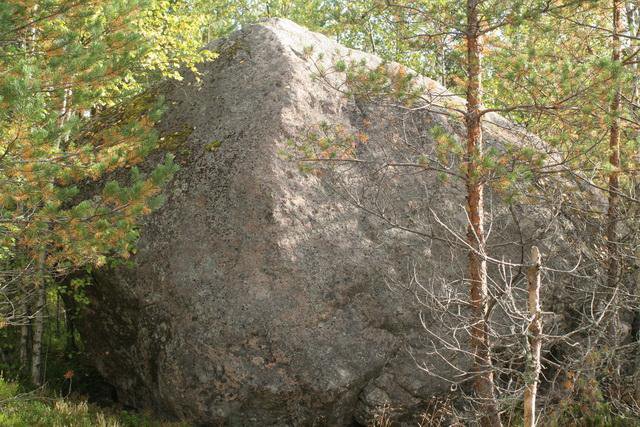 Hatalmas szikla
